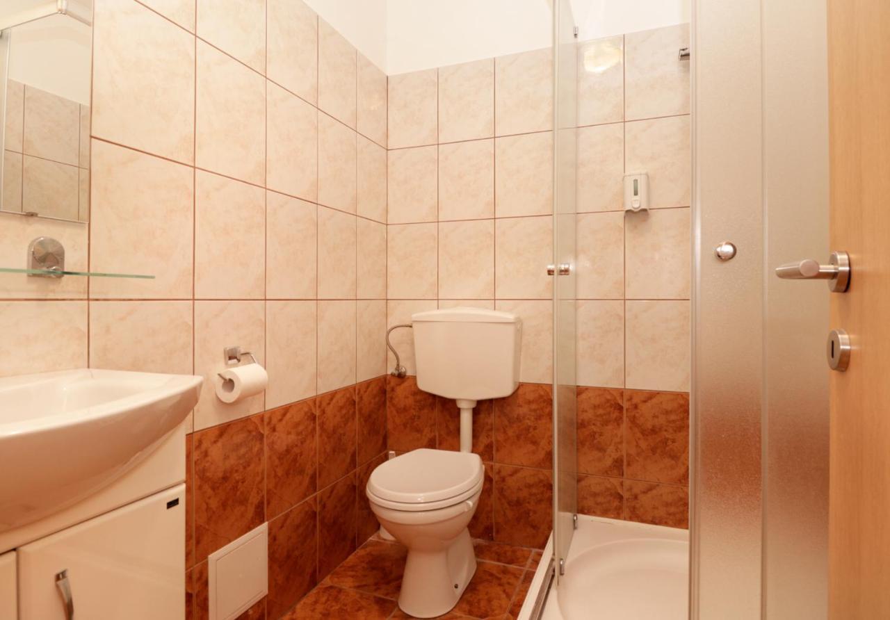 Beg Rooms Марибор Экстерьер фото